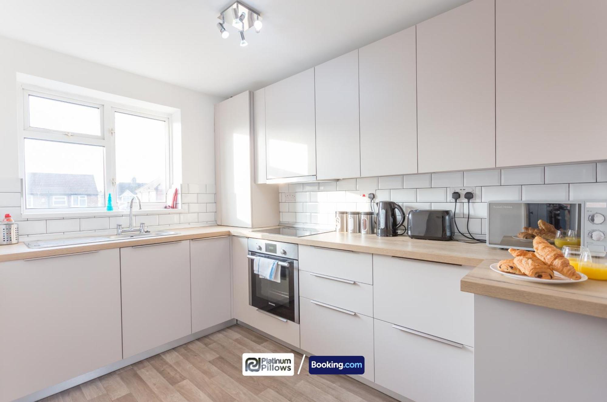 Spacious 2Br Apt In Oxford, Long Stay Savings, Near Hospitals & Universities Bagian luar foto